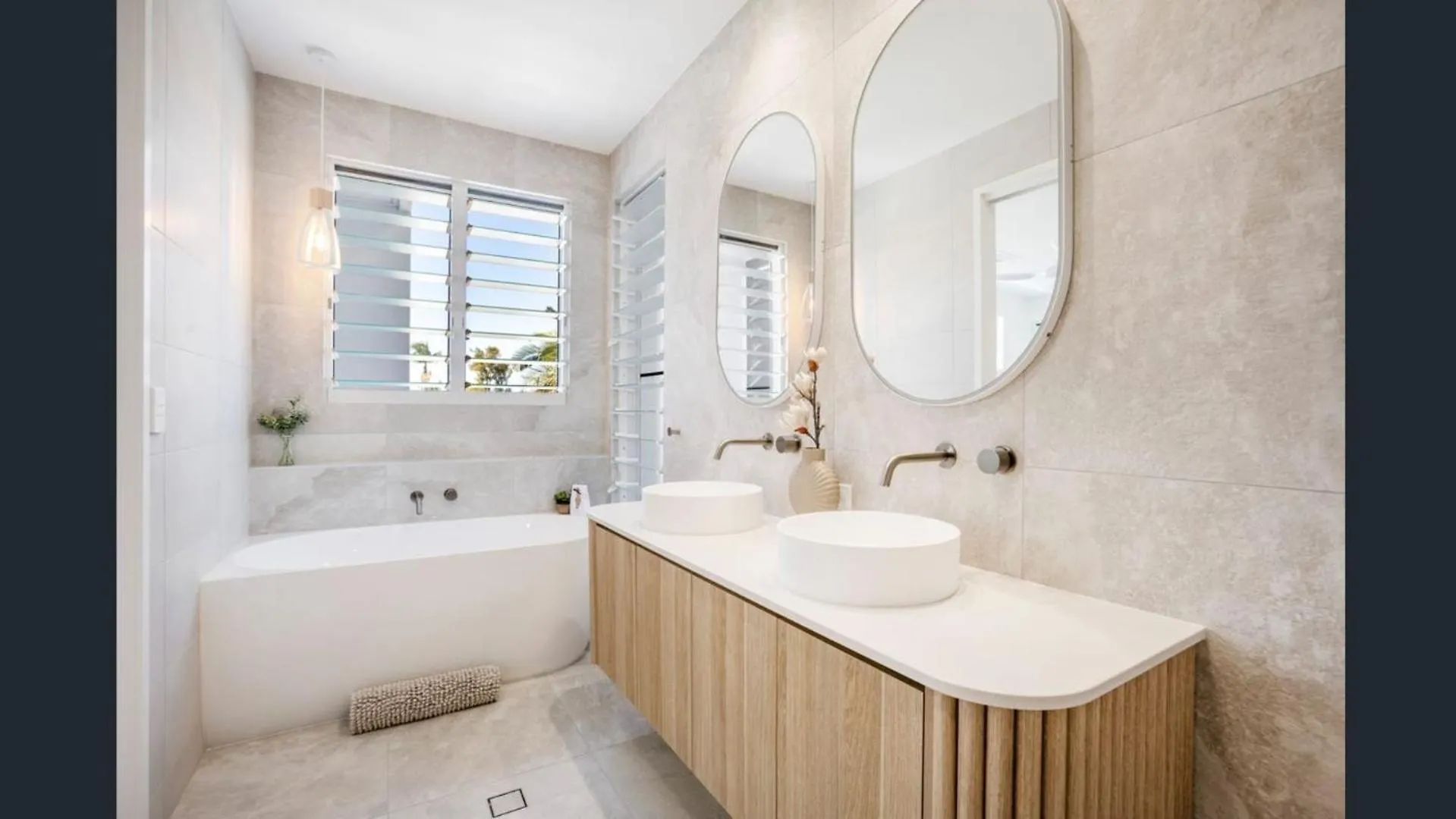 Luxury Townhouse Maroochydore Feriehus